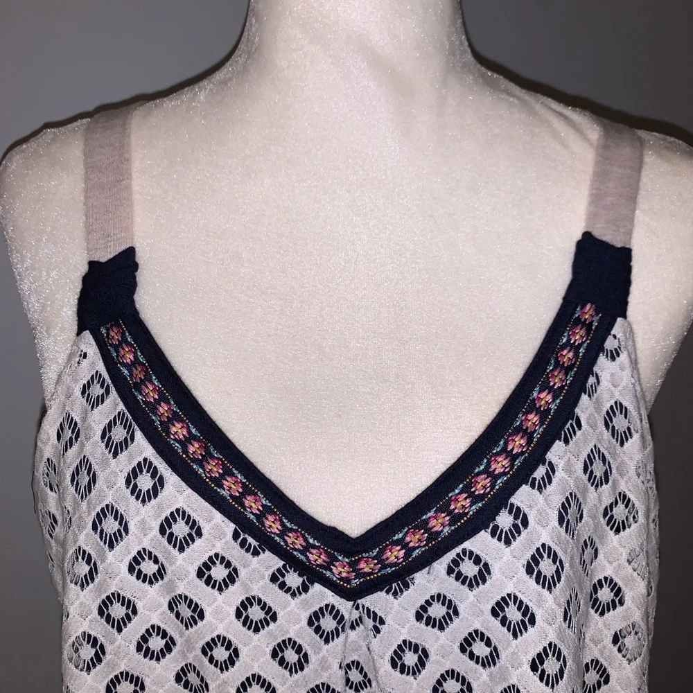 Mixed Material Xhilaration Navy Lace Tank Top XL - Picture 3 of 5